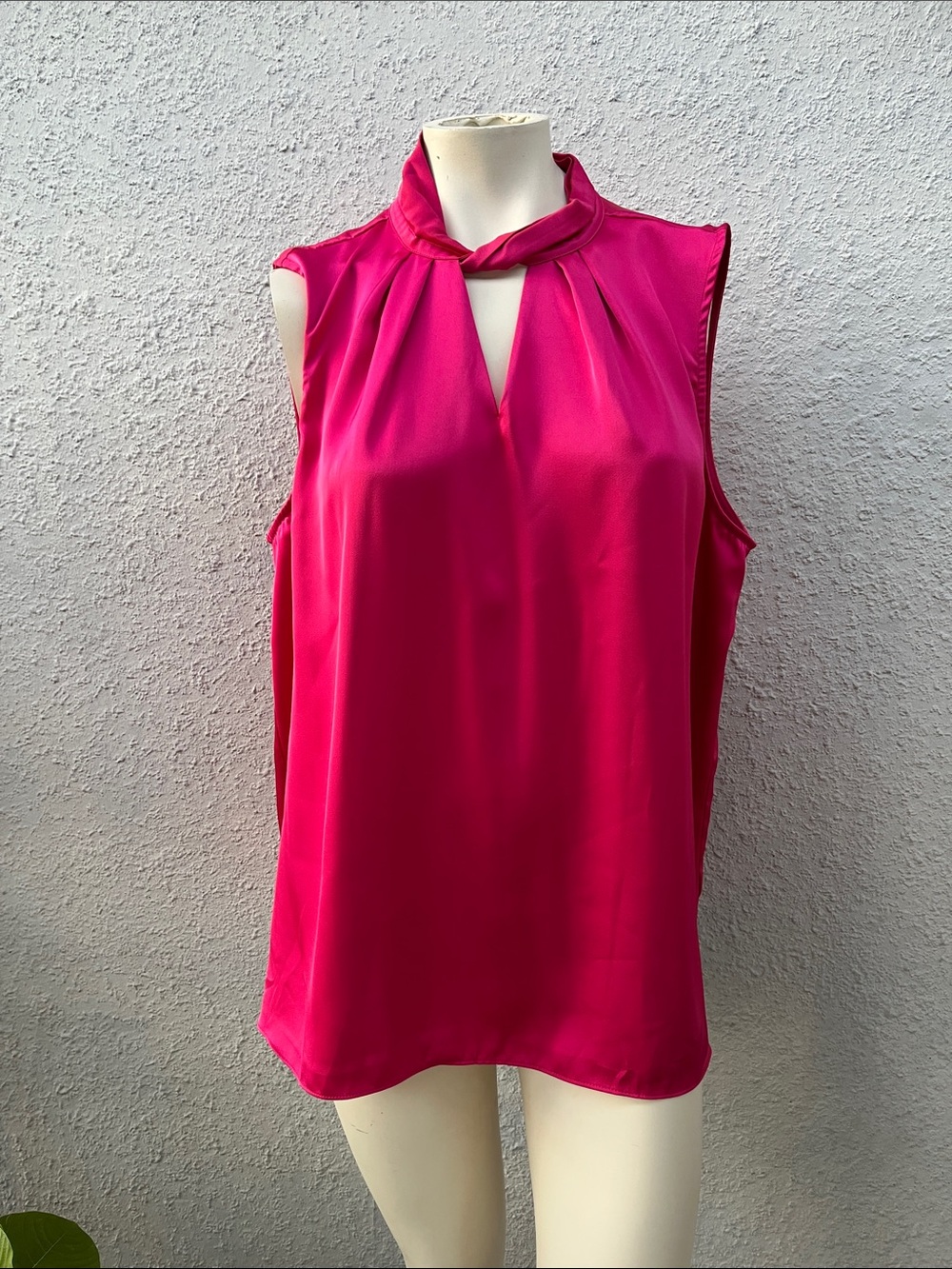 Halogen Sleeveless Twist-Neck Camisole - Hot Pink